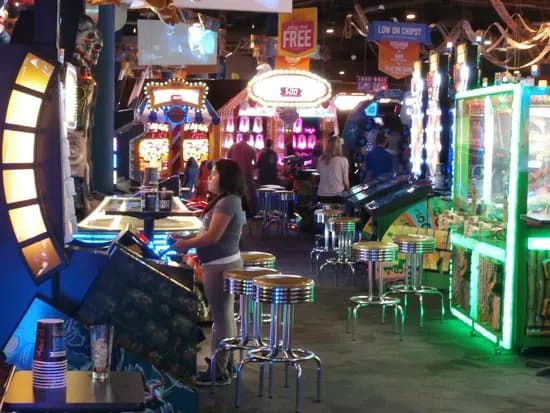Dave & Buster's Oklahoma City business background image